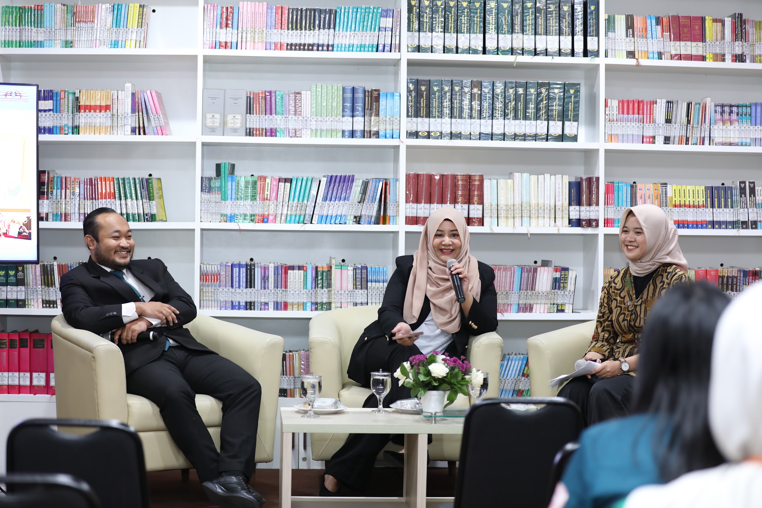 Literasi Hukum, Advokasi Kebijakan, dan Riset Berbasis Data.